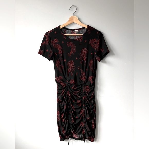 H&M Red & Black Tiger Print Bodycon Dress w/ adjustable ties - Picture 4 of 5